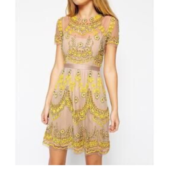 Needle & Thread Tiered Petal Embellished Tulle Dress in Beige Yellow Size 8 - Picture 1 of 15